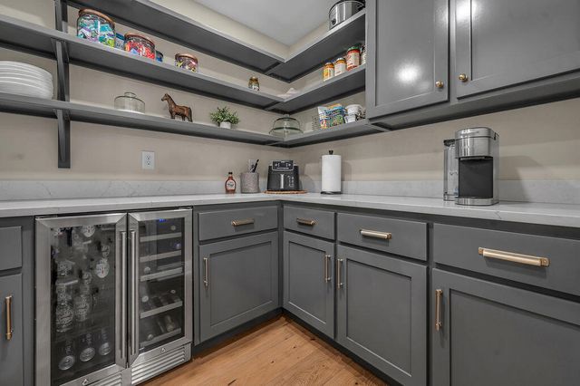 1232 Tishoff Drive, Lexington, KY 40502