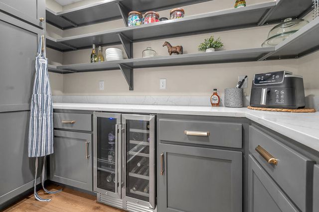 1232 Tishoff Drive, Lexington, KY 40502