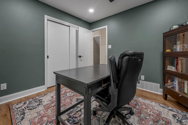 1232 Tishoff Drive, Lexington, KY 40502