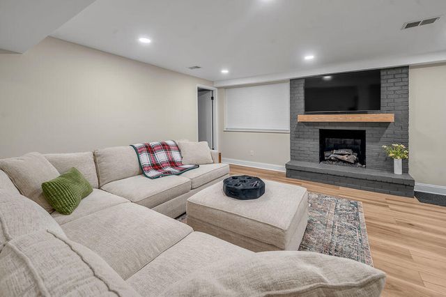 1232 Tishoff Drive, Lexington, KY 40502