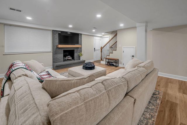 1232 Tishoff Drive, Lexington, KY 40502