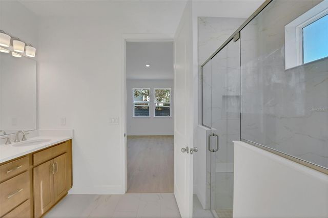 999 FIESTA KEY CIRCLE, Lady Lake, FL 32159