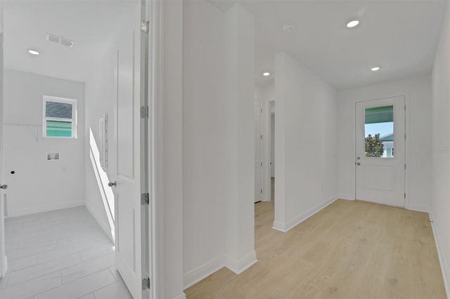 999 FIESTA KEY CIRCLE, Lady Lake, FL 32159