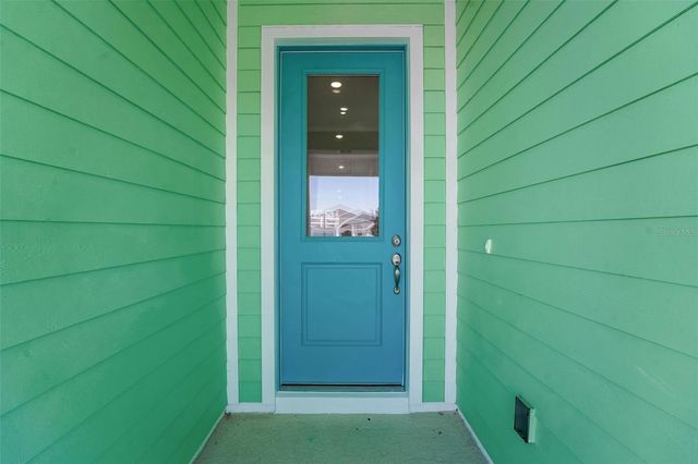 999 FIESTA KEY CIRCLE, Lady Lake, FL 32159