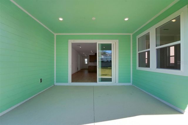 999 FIESTA KEY CIRCLE, Lady Lake, FL 32159