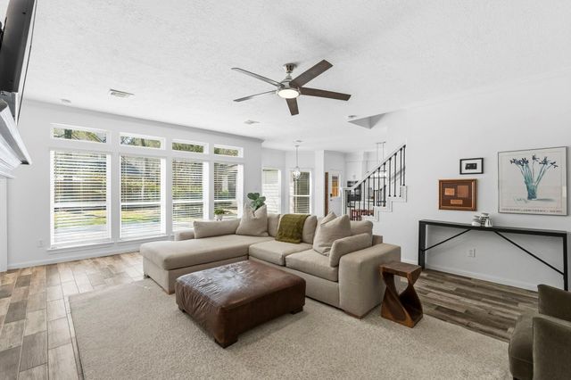 134 Quiet Oak Circle, The Woodlands, TX 77381