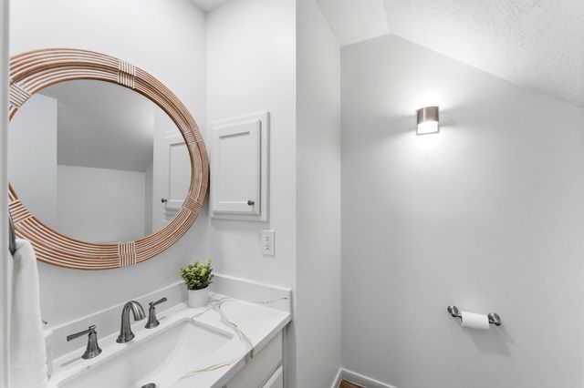 134 Quiet Oak Circle, The Woodlands, TX 77381