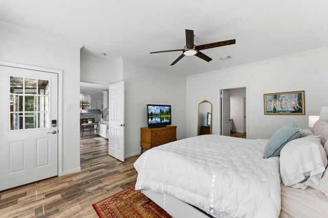 134 Quiet Oak Circle, The Woodlands, TX 77381