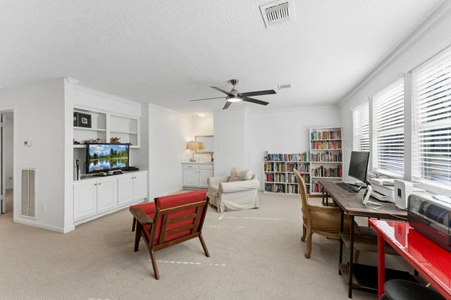 134 Quiet Oak Circle, The Woodlands, TX 77381