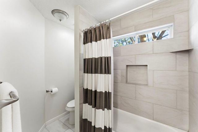 134 Quiet Oak Circle, The Woodlands, TX 77381