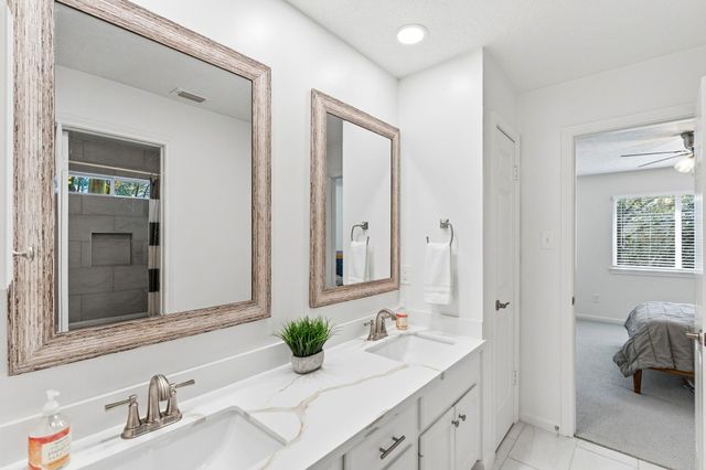 134 Quiet Oak Circle, The Woodlands, TX 77381