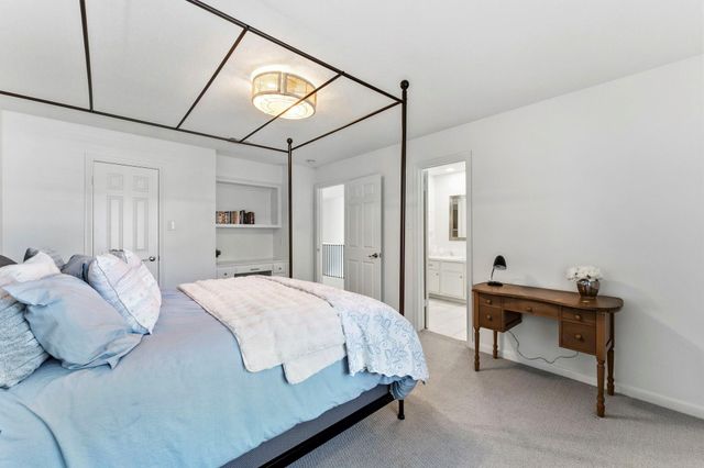 134 Quiet Oak Circle, The Woodlands, TX 77381