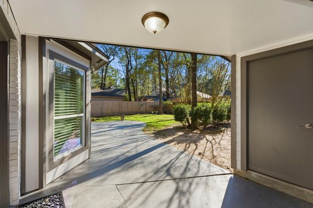 134 Quiet Oak Circle, The Woodlands, TX 77381