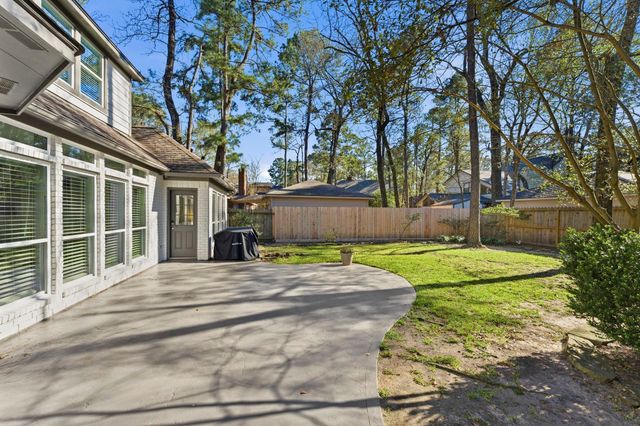 134 Quiet Oak Circle, The Woodlands, TX 77381