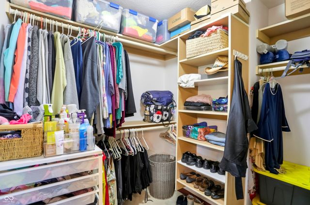 4030 Brockton Manor North Drive, Greenwood, IN 46143