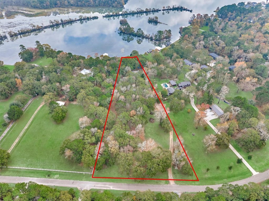 15012 Lake Paula Drive, Willis, TX 77318