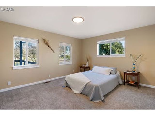 450 Hunsaker Ln, Eugene, OR 97404