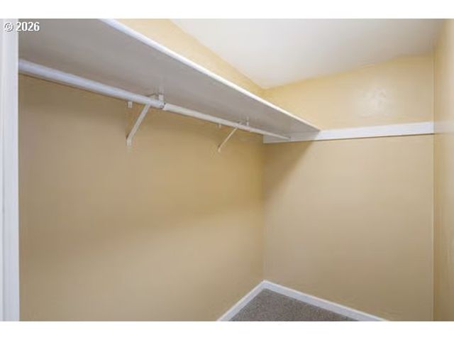 450 Hunsaker Ln, Eugene, OR 97404