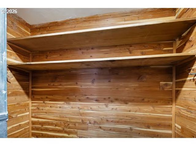 450 Hunsaker Ln, Eugene, OR 97404