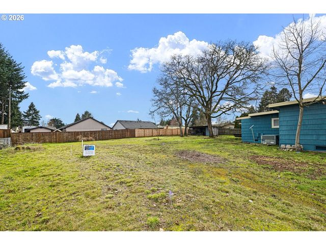 450 Hunsaker Ln, Eugene, OR 97404