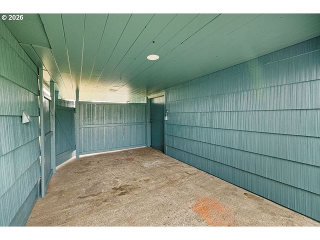 450 Hunsaker Ln, Eugene, OR 97404