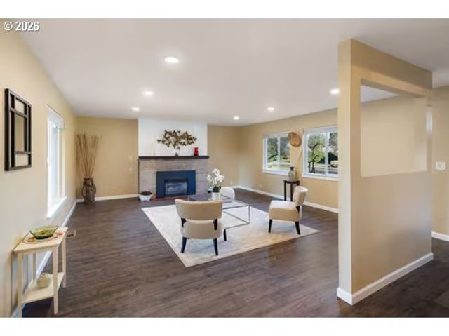 450 Hunsaker Ln, Eugene, OR 97404