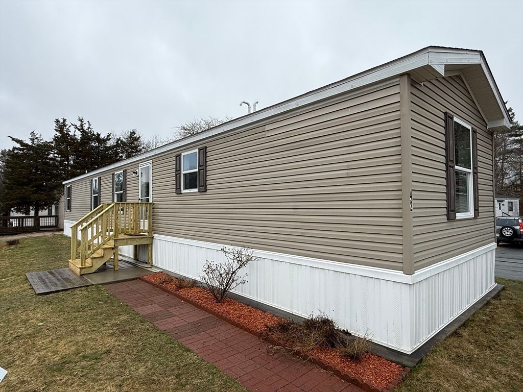 2900 Cranberry Hwy 42, Wareham, MA 02538