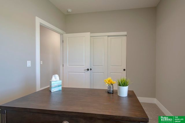 8105 S 177 Street, Omaha, NE 68136