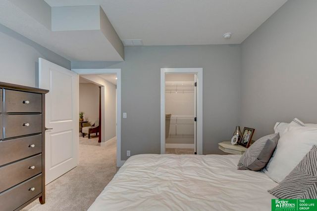 8105 S 177 Street, Omaha, NE 68136