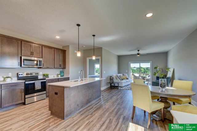 8105 S 177 Street, Omaha, NE 68136