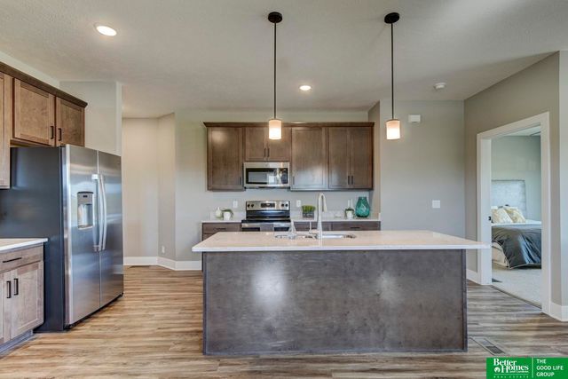 8105 S 177 Street, Omaha, NE 68136