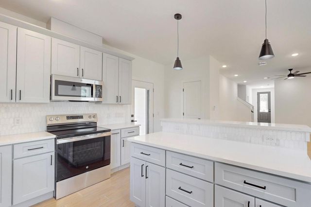 176 Kaelepulu DR, Bastrop, TX 78602