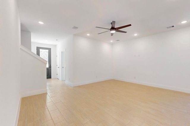 176 Kaelepulu DR, Bastrop, TX 78602