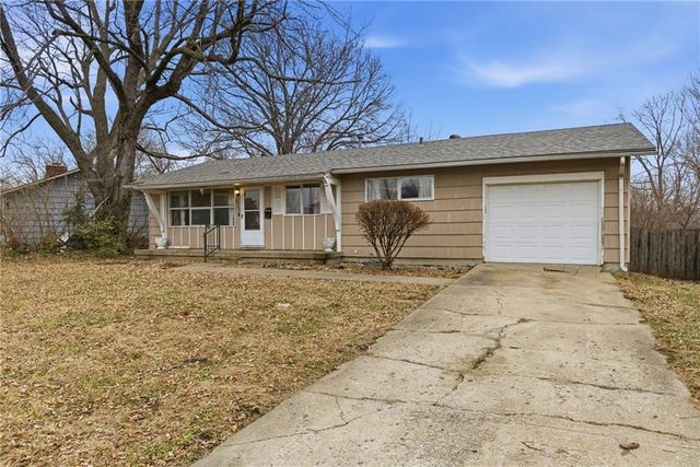 8703 Manchester Avenue, Raytown, MO 64138