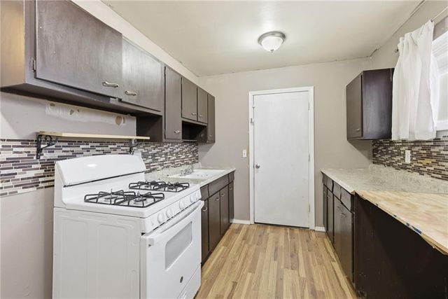 8703 Manchester Avenue, Raytown, MO 64138