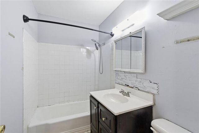 8703 Manchester Avenue, Raytown, MO 64138