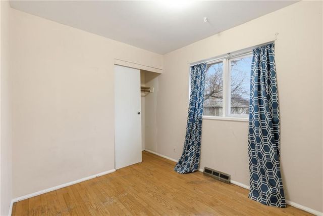 8703 Manchester Avenue, Raytown, MO 64138