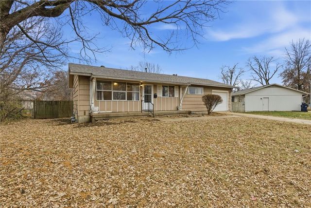 8703 Manchester Avenue, Raytown, MO 64138
