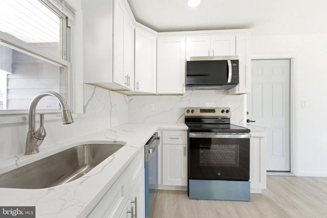 49 MIDDLETON LN, Willingboro, NJ 08046
