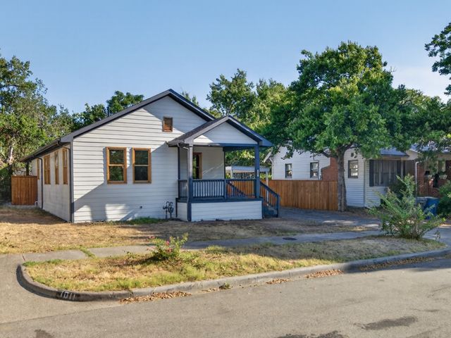 1007 Winston Street, Dallas, TX 75208