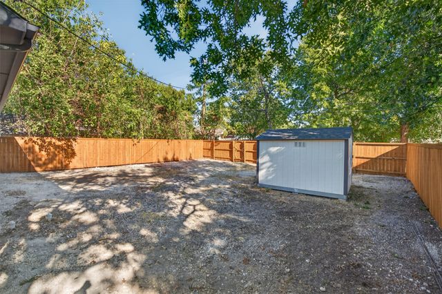 1007 Winston Street, Dallas, TX 75208