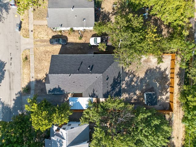 1007 Winston Street, Dallas, TX 75208