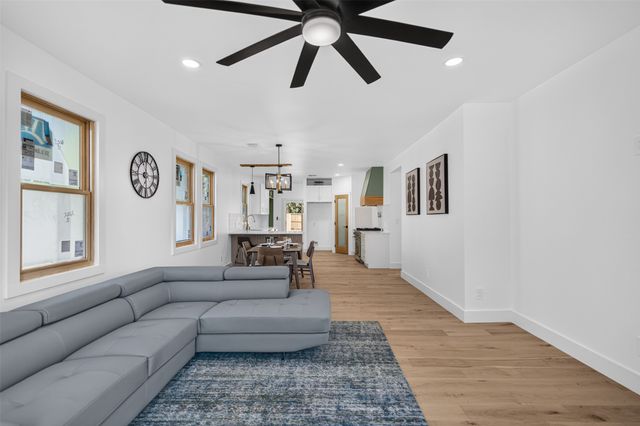 1007 Winston Street, Dallas, TX 75208