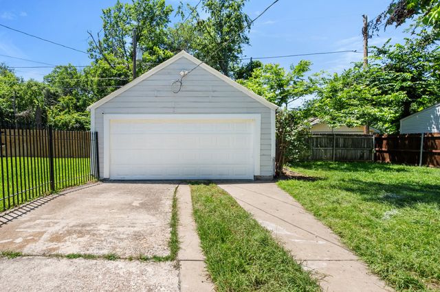 2624 Willing Avenue, Fort Worth, TX 76110