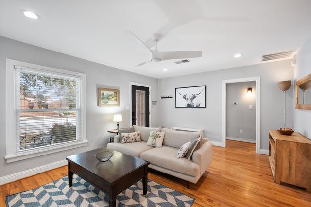 2624 Willing Avenue, Fort Worth, TX 76110