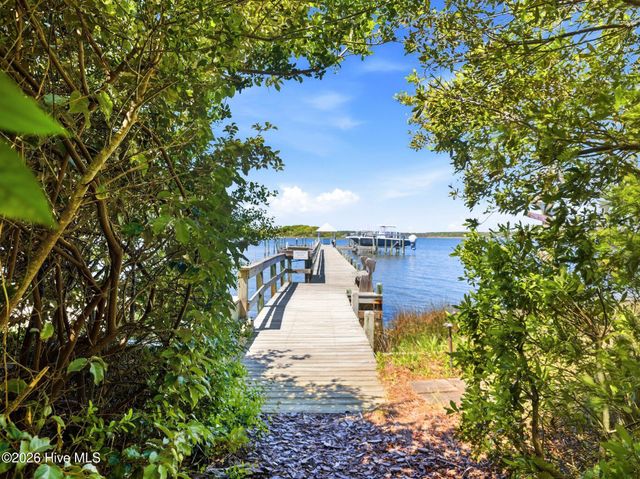 9 Osprey Drive, N Topsail Beach, NC 28460