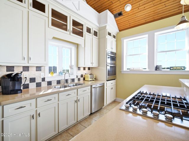 9 Osprey Drive, N Topsail Beach, NC 28460