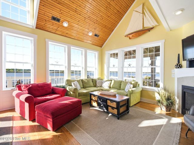 9 Osprey Drive, N Topsail Beach, NC 28460