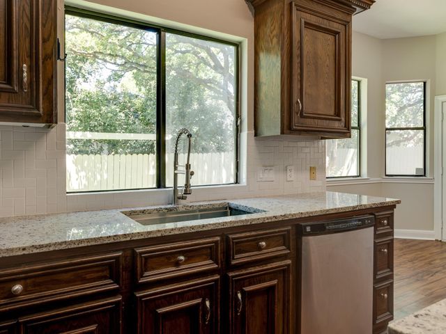 3944 Kristencreek LN, Round Rock, TX 78681