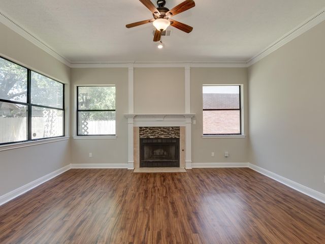 3944 Kristencreek LN, Round Rock, TX 78681